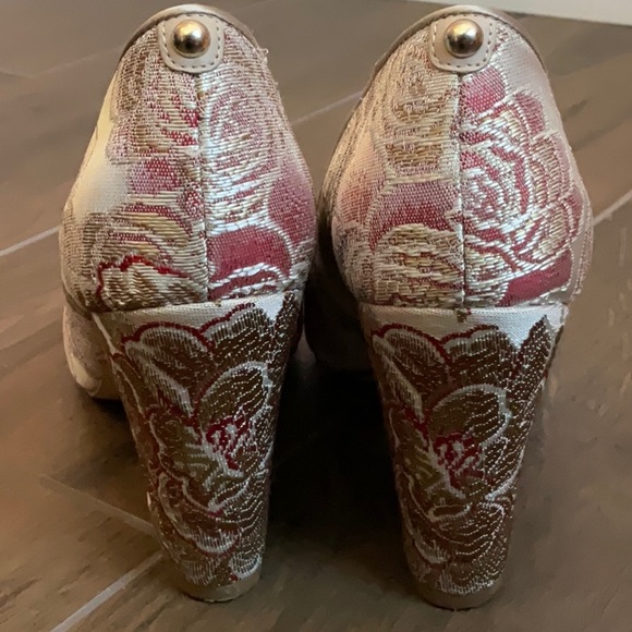 Nine West Textile Tapestry Block Heels - Picture 4 of 5